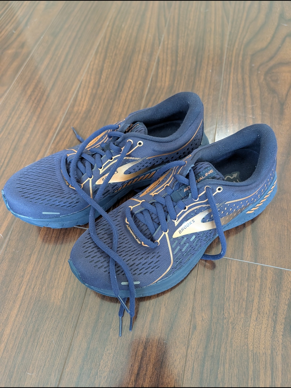 Brooks Adrenaline GTS 21 Running Shoes - Navy with Tan Accents - women's Size 9